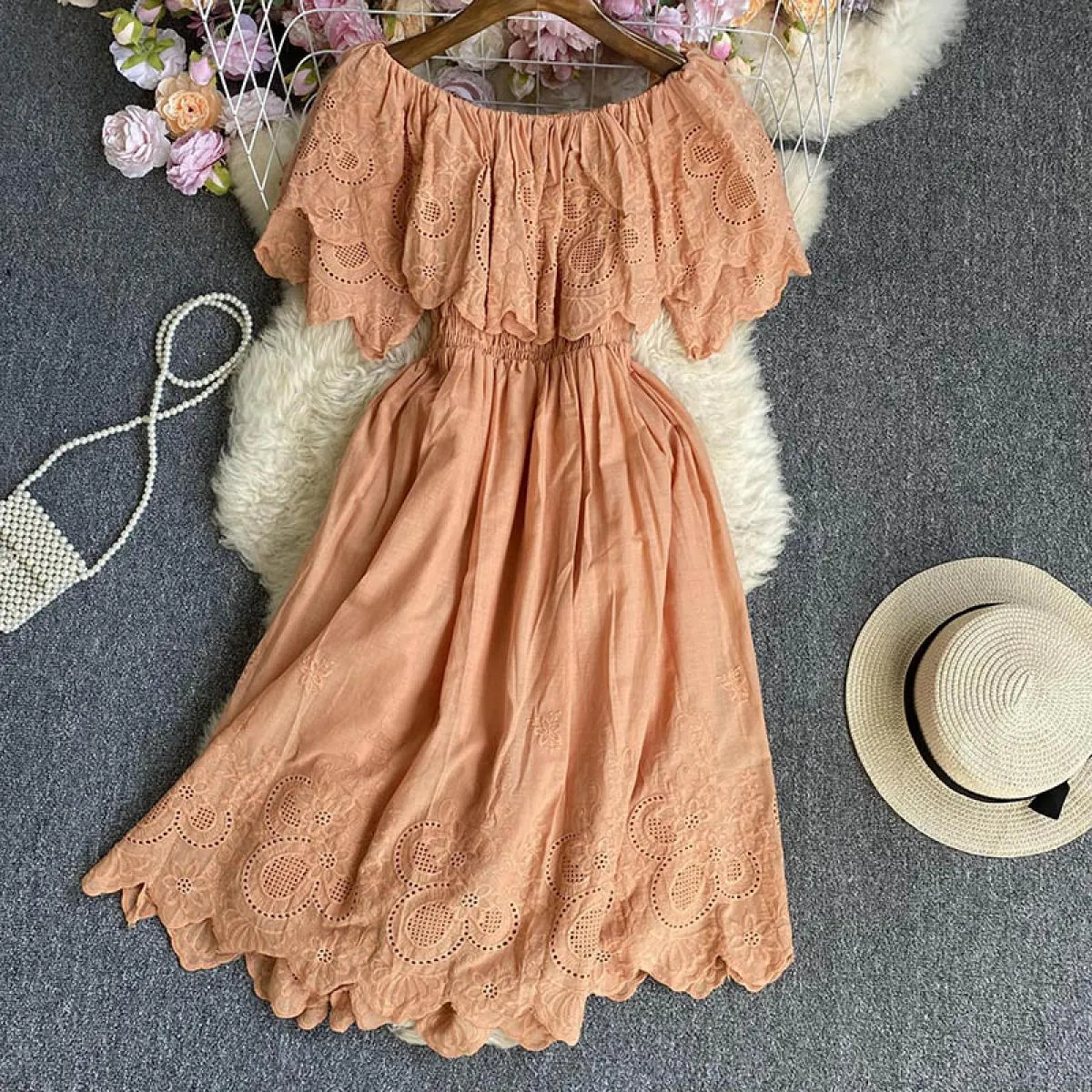 Abito longuette vintage per le donne Hollow Ruffle Slash Neck Abiti femminili increspati Eleganti abiti appassionati Chic Boho C