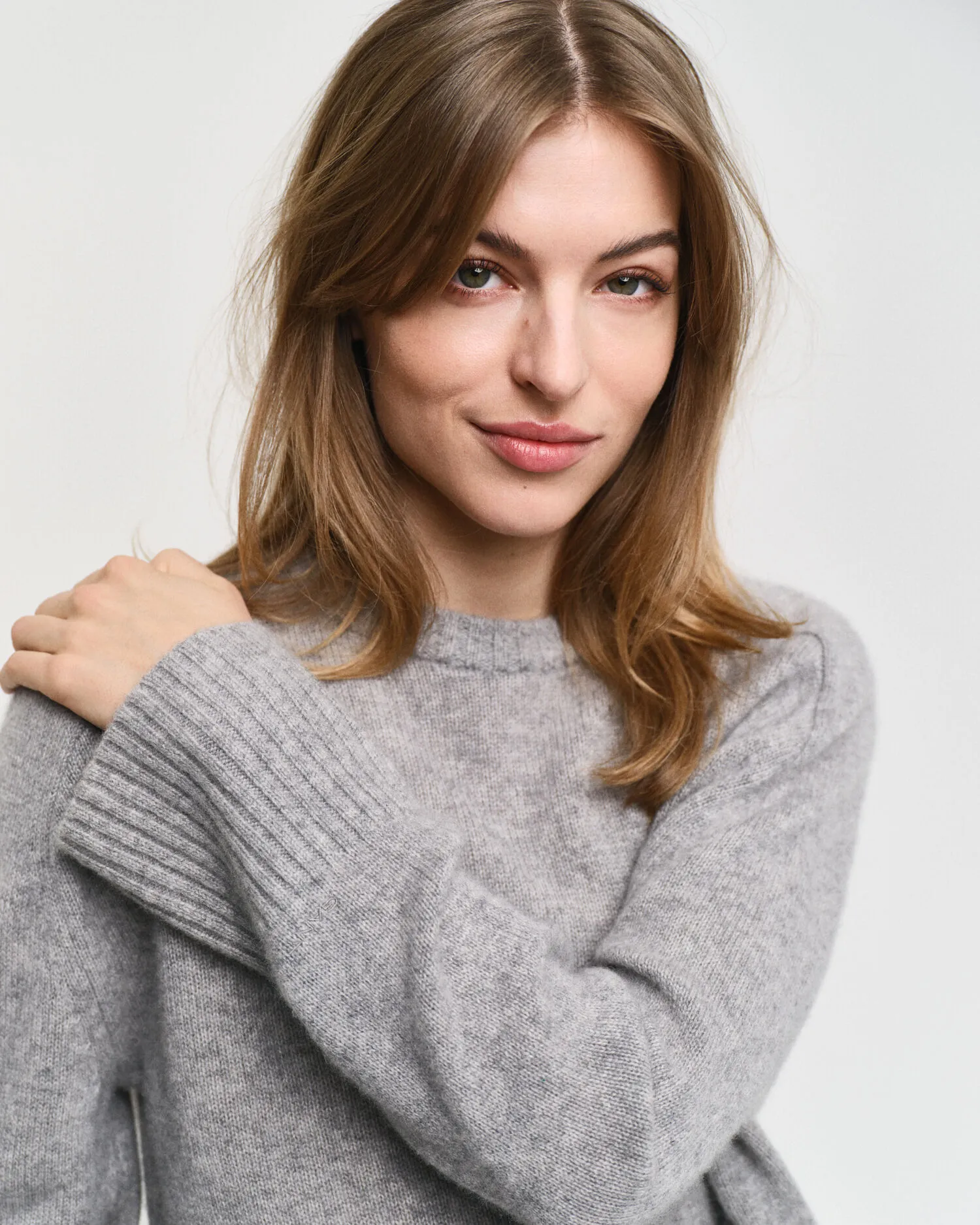 Maglia girocollo in cashmere    