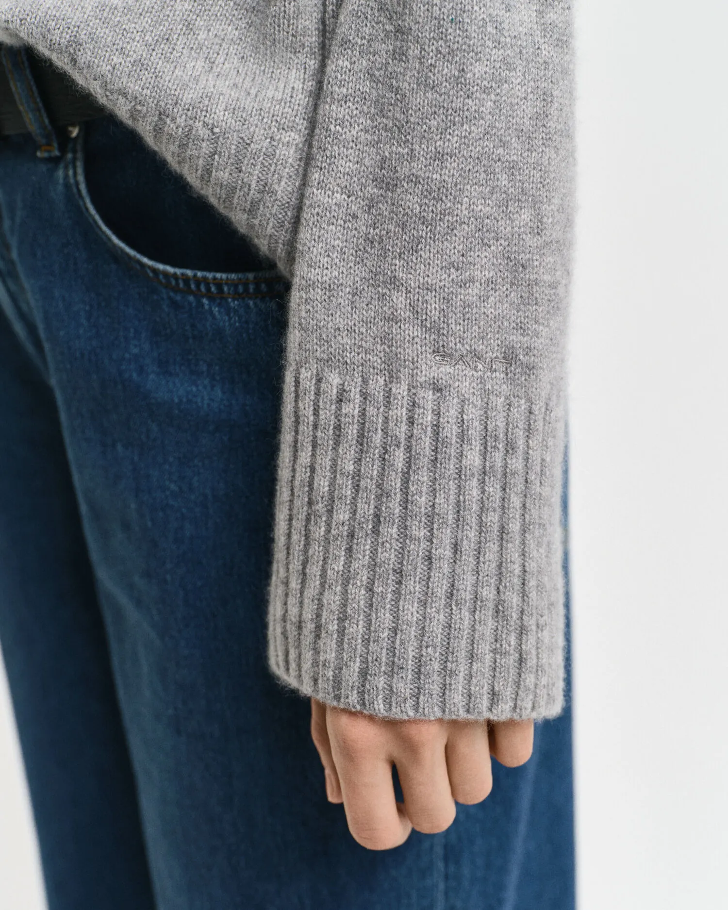 Maglia girocollo in cashmere    